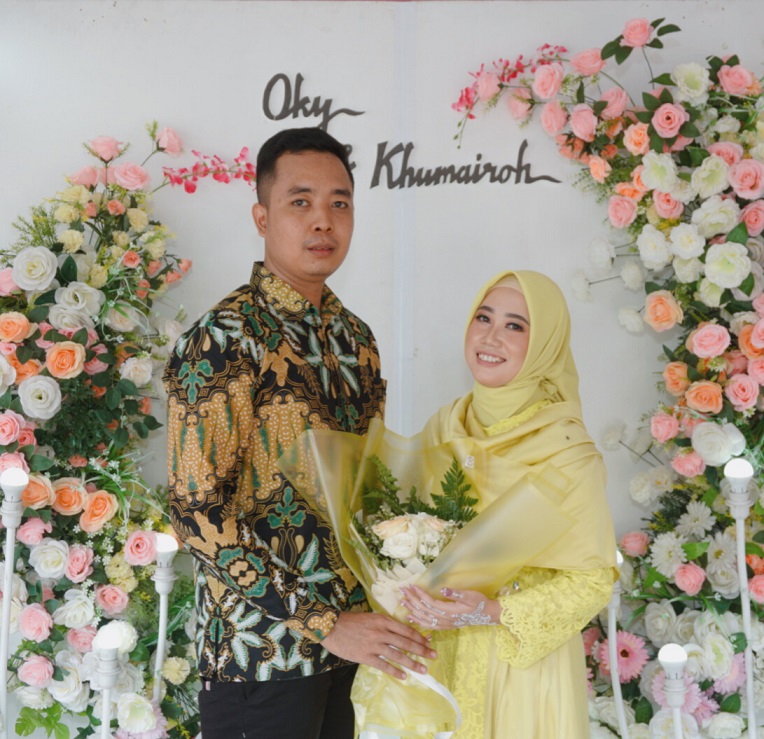Undangan Pernikahan The Wedding Of Oky & Khumairoh 