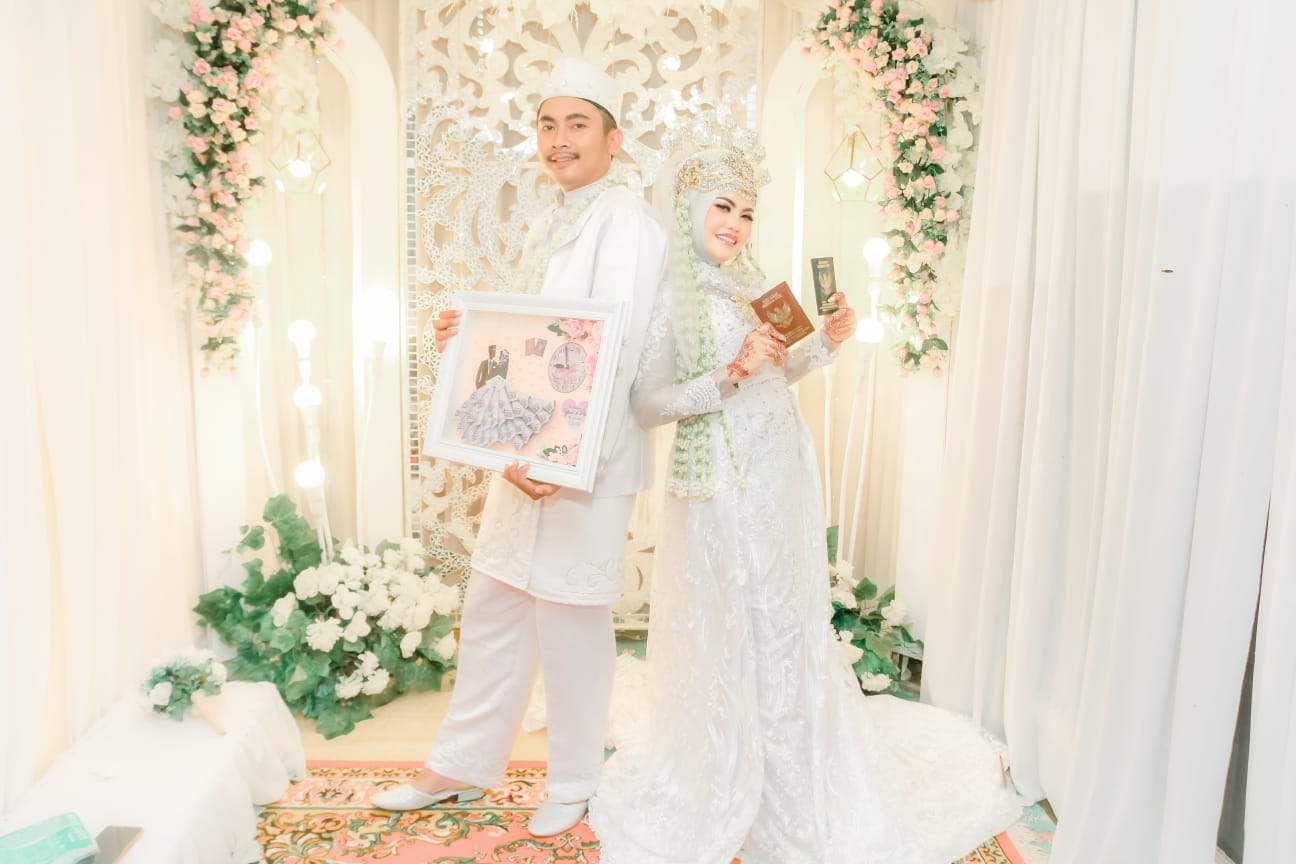 Undangan Pernikahan The Wedding Of Ade & Yuni