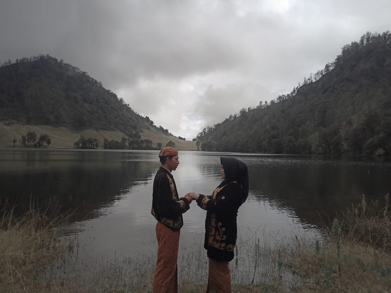 Undangan Pernikahan The Wedding of Fredi & Via