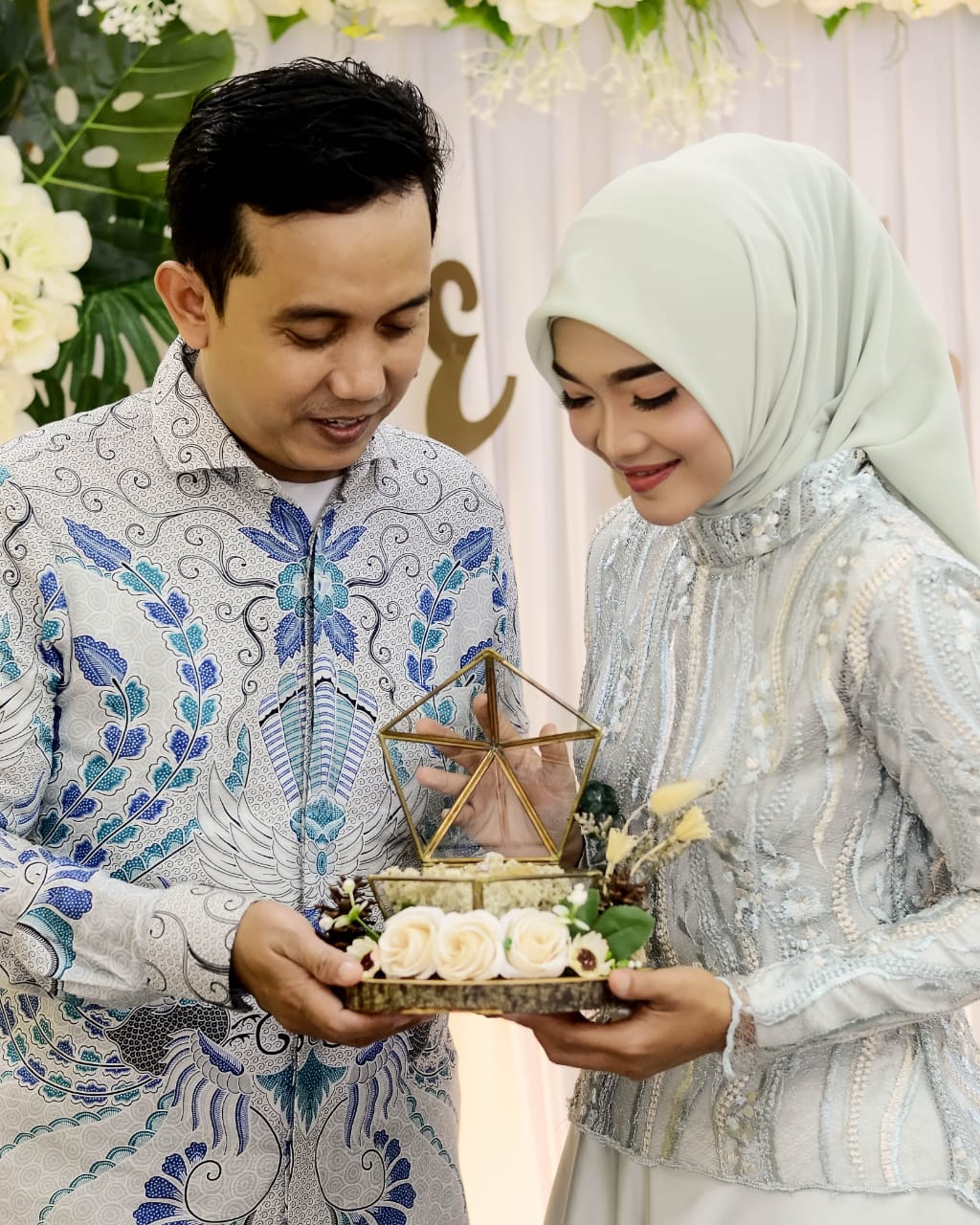 Undangan Pernikahan The Wedding Of Elisya & Zulham