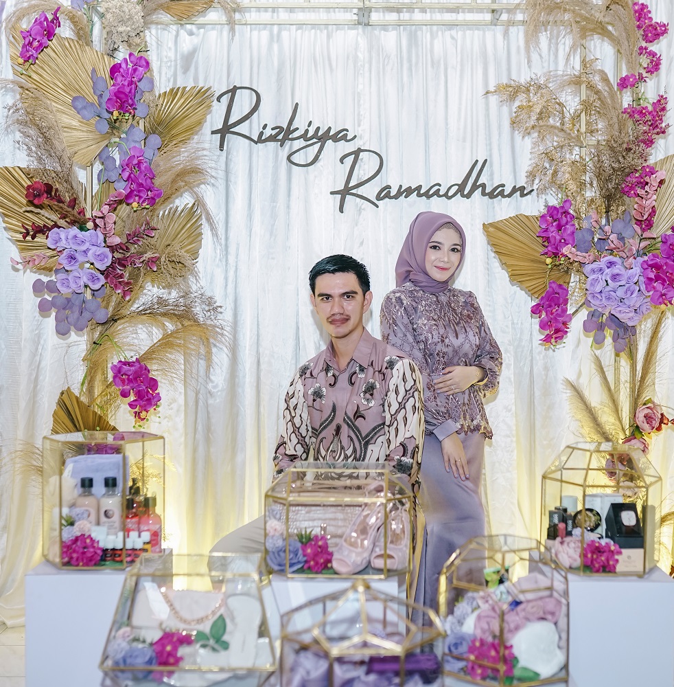Undangan Pernikahan The Wedding Of Rizkiya & Ramadhan