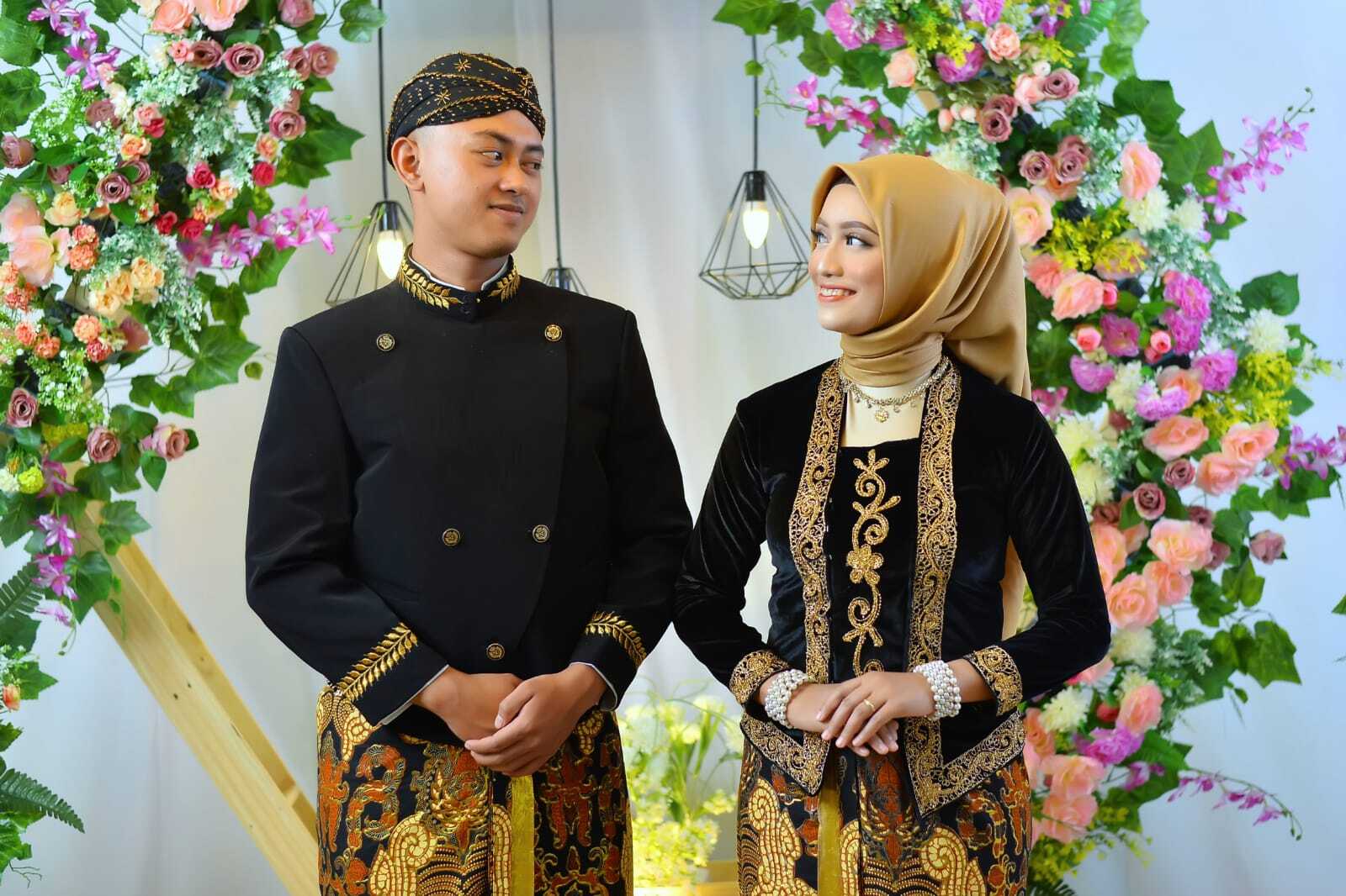 Undangan Pernikahan The Wedding Of Ayu & Vegi