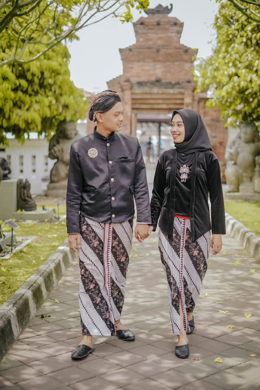 Undangan Pernikahan The Wedding of Linda and Rohman